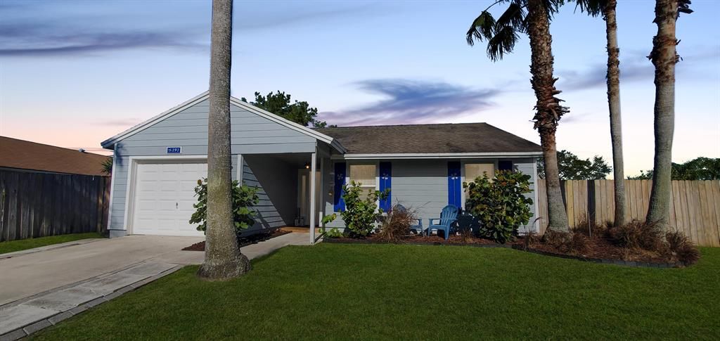 Photo of 191 Greentree Circle, Jupiter, FL 33458 (MLS # R10692236)