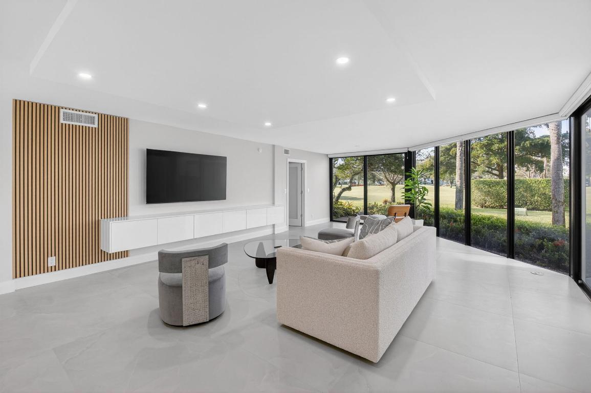 GLENEAGLES CONDO IV - Residential