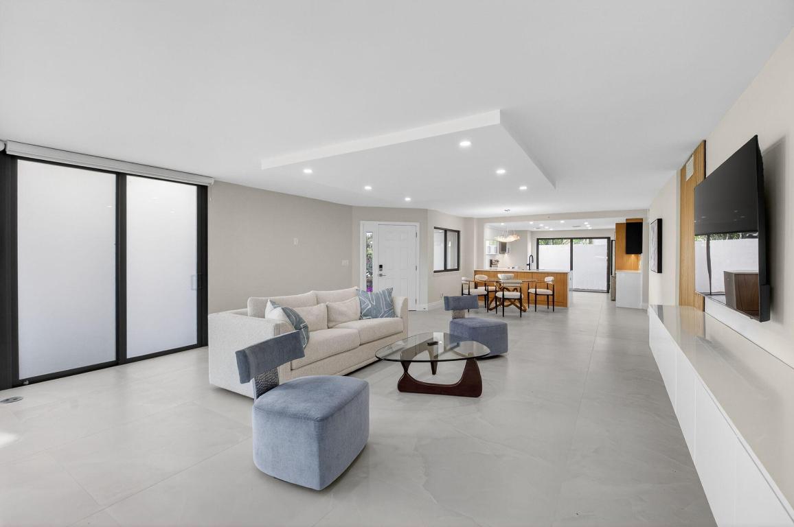 GLENEAGLES CONDO IV - Residential