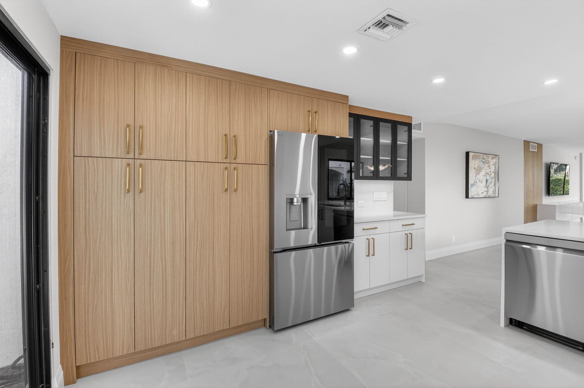 GLENEAGLES CONDO IV - Residential