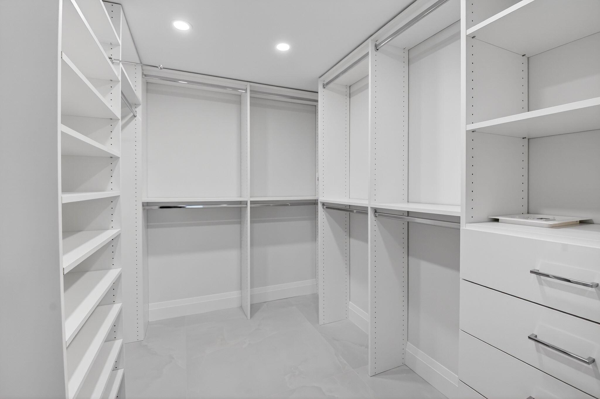 GLENEAGLES CONDO IV - Residential