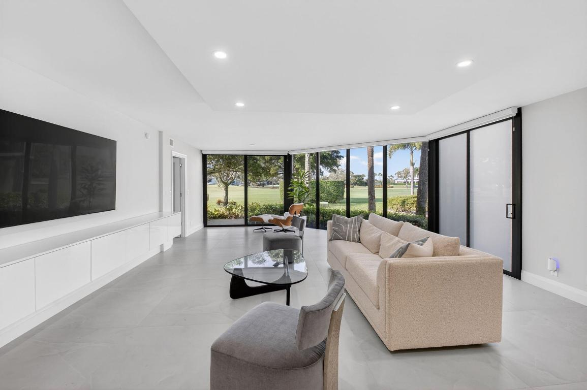 GLENEAGLES CONDO IV - Residential