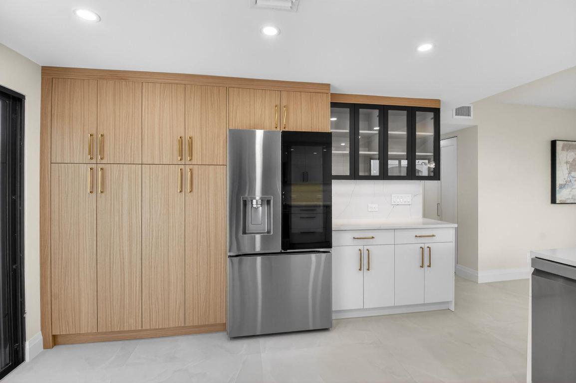 GLENEAGLES CONDO IV - Residential