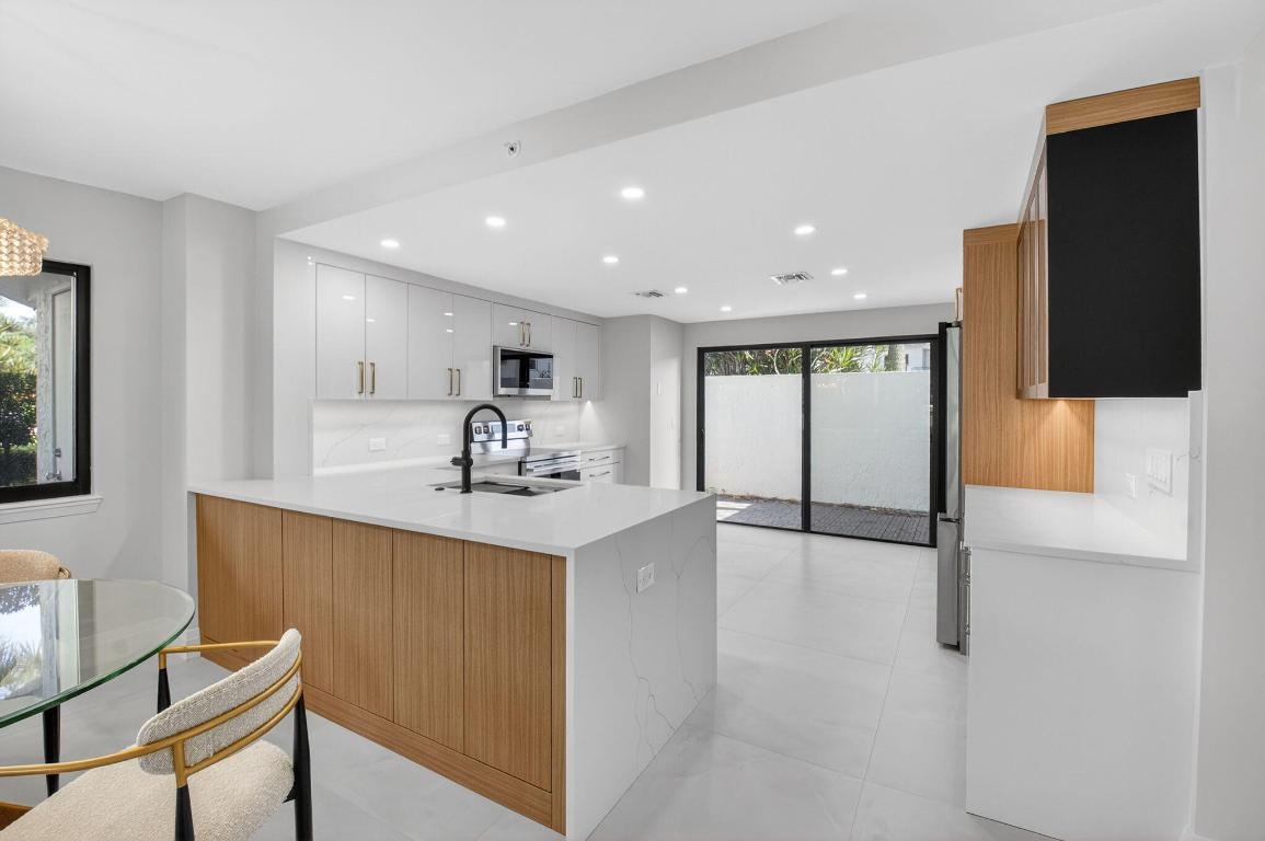 GLENEAGLES CONDO IV - Residential