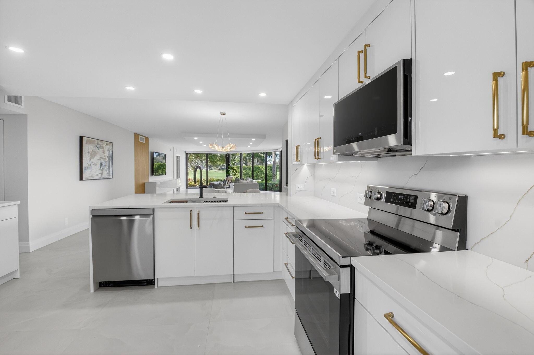 GLENEAGLES CONDO IV - Residential