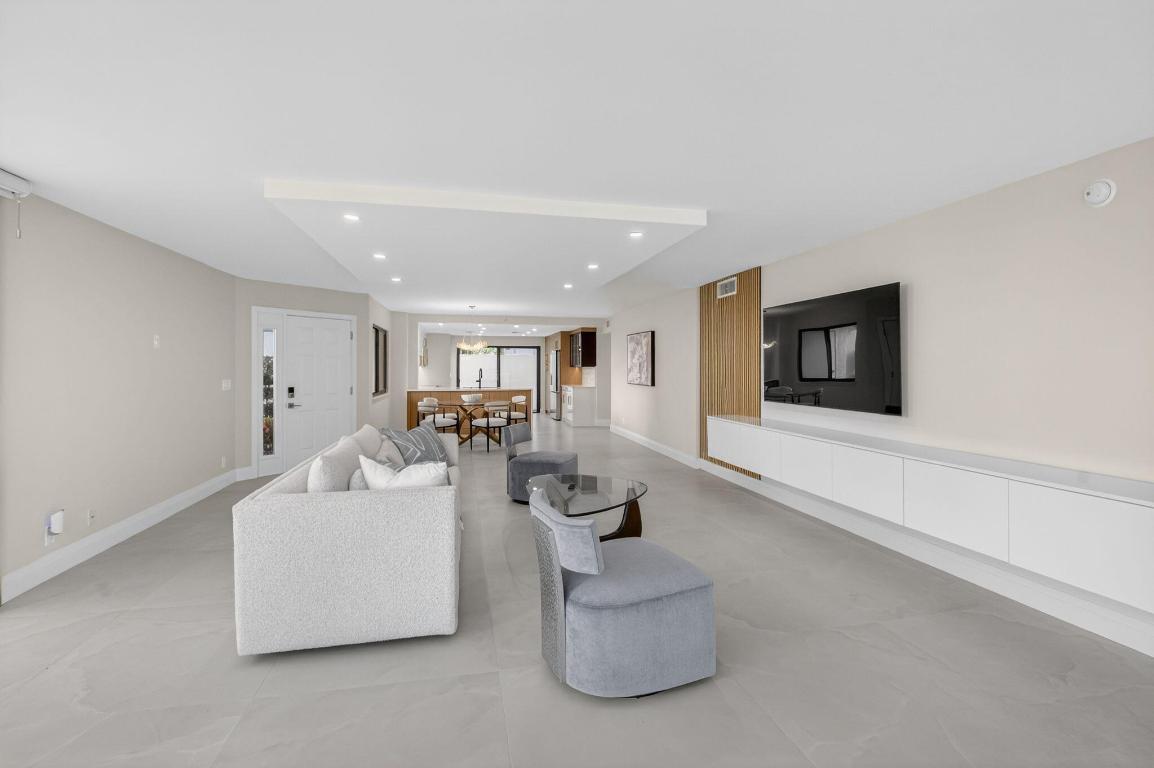 GLENEAGLES CONDO IV - Residential