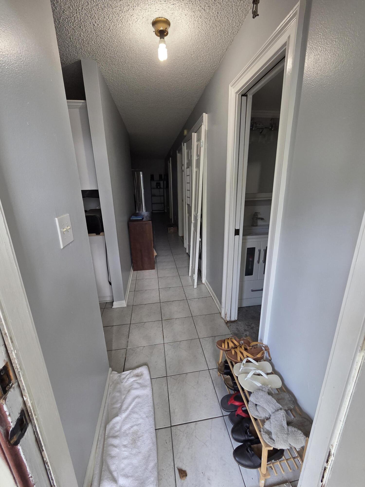 UNIVERSITY CLUB CONDO - Residential Lease