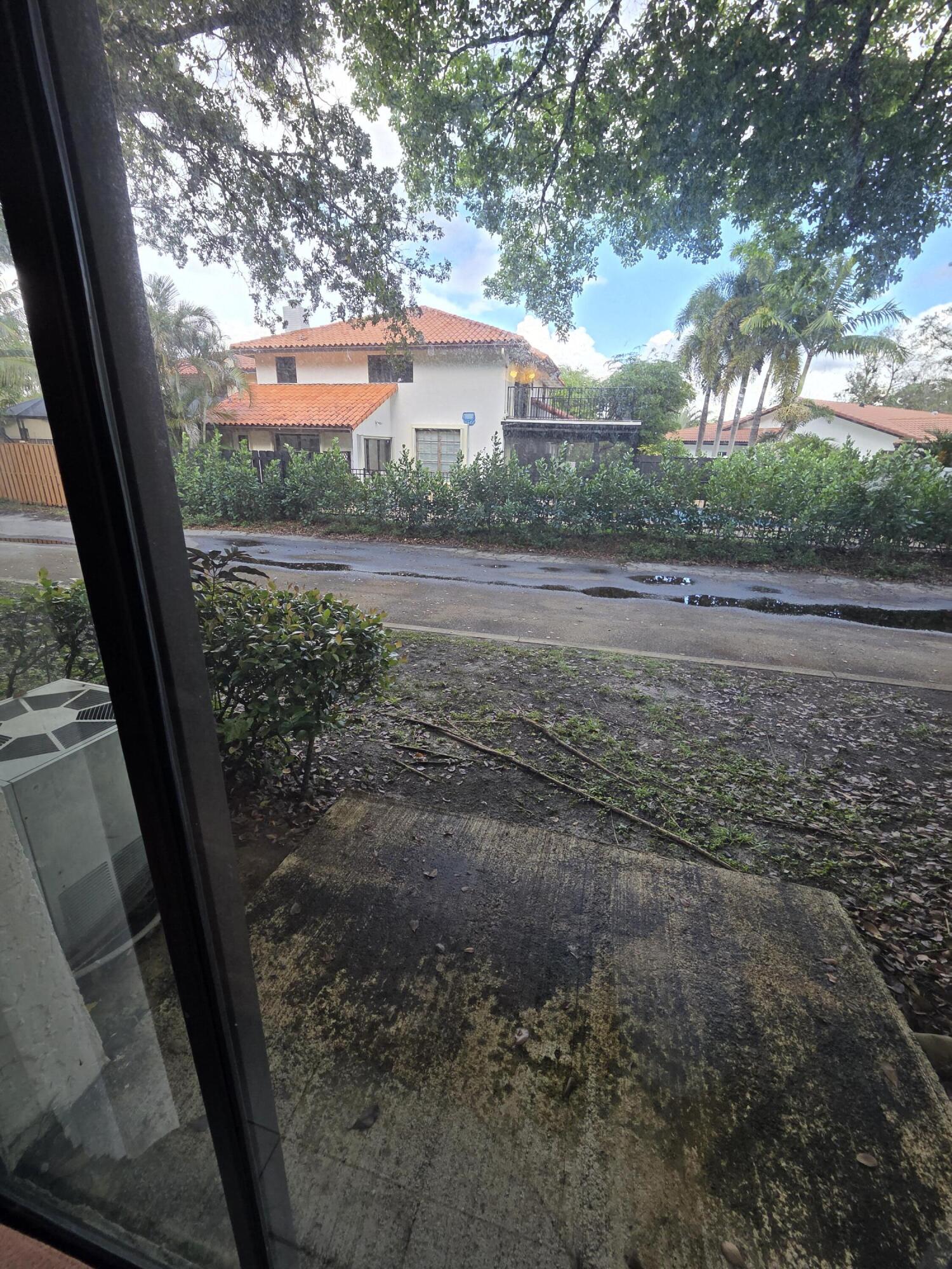 UNIVERSITY CLUB CONDO - Residential Lease