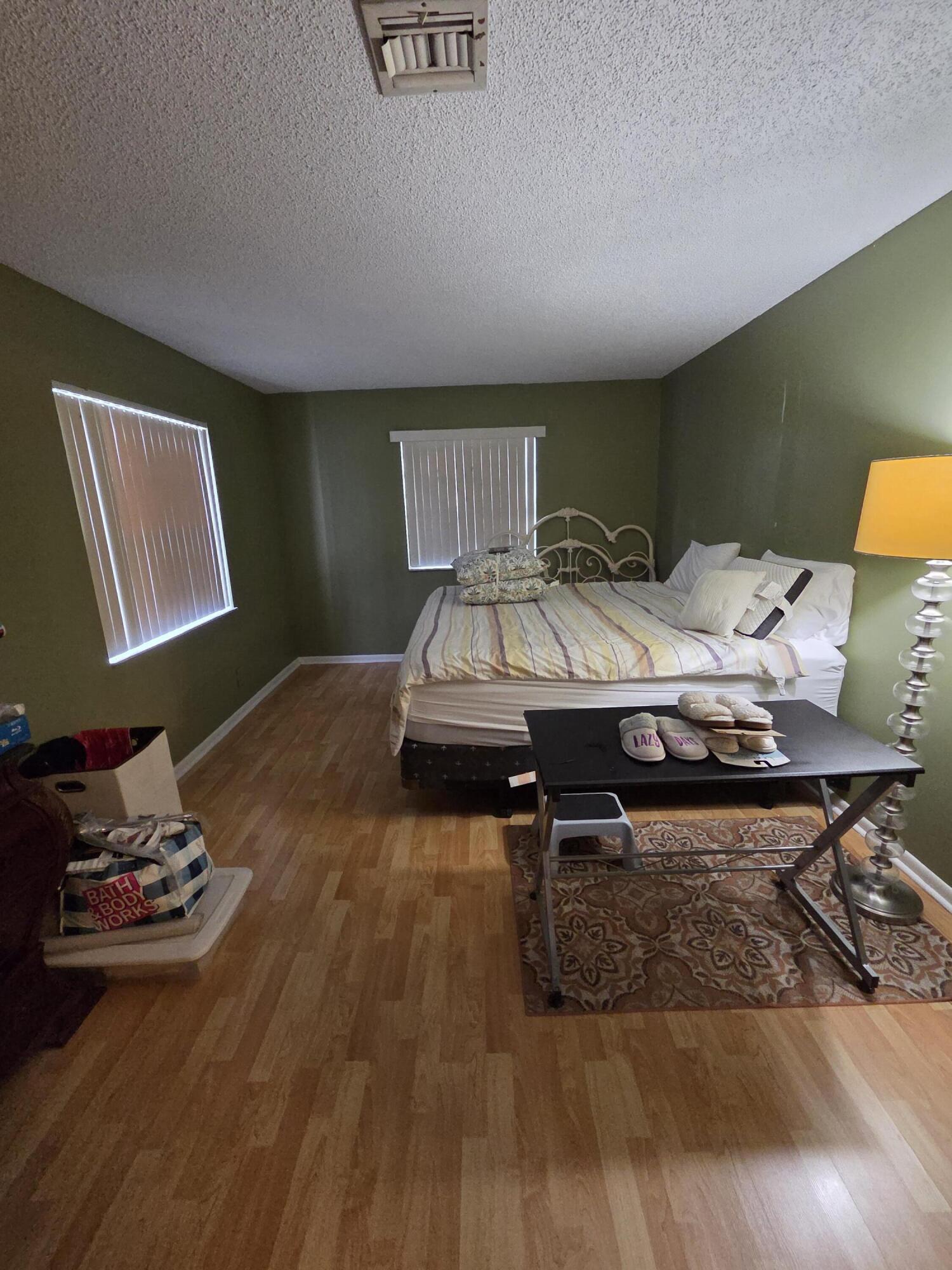 UNIVERSITY CLUB CONDO - Residential Lease