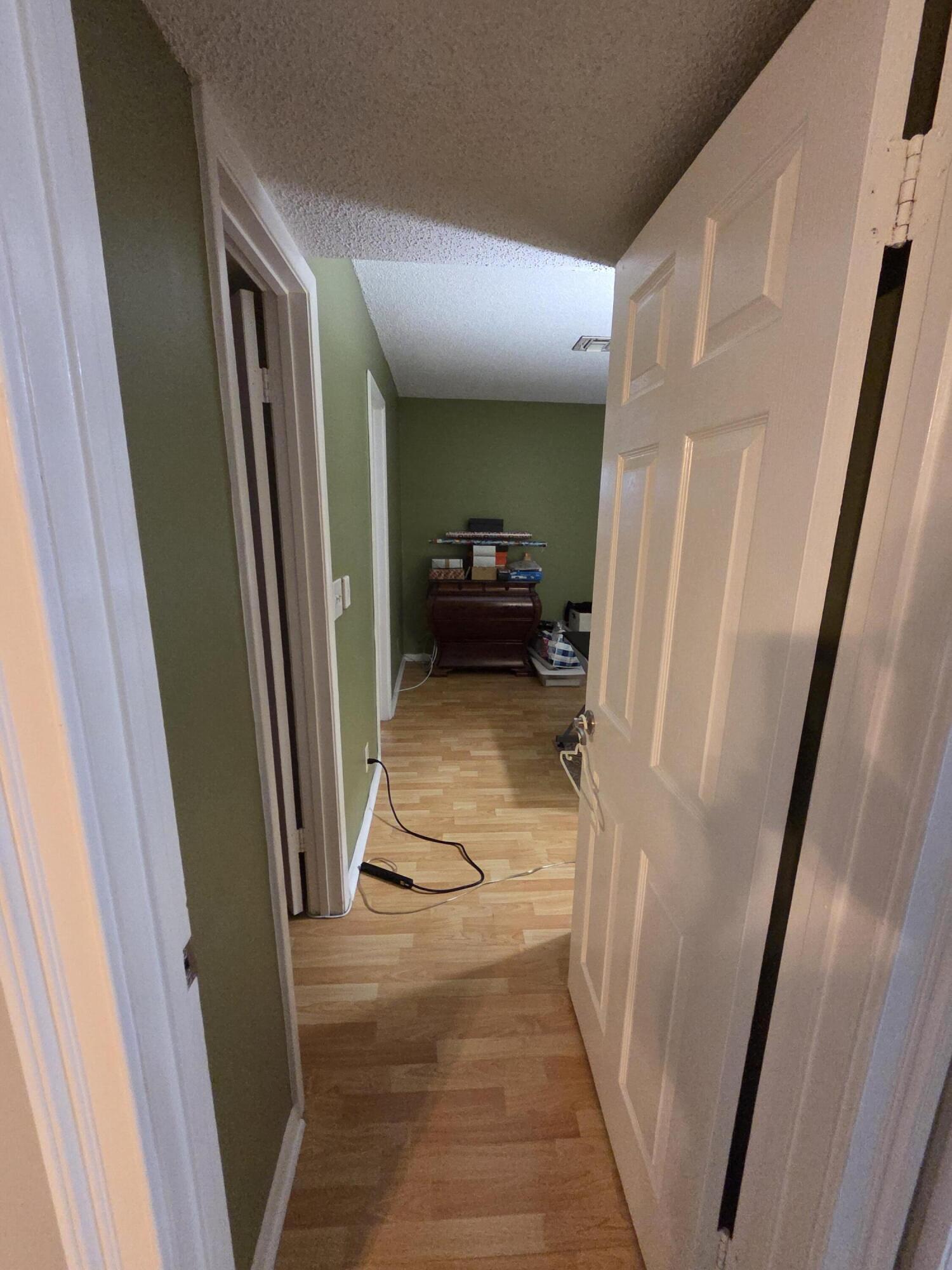 UNIVERSITY CLUB CONDO - Residential Lease