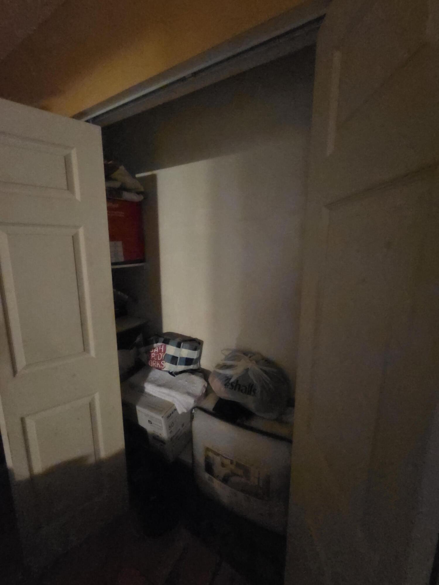 UNIVERSITY CLUB CONDO - Residential Lease