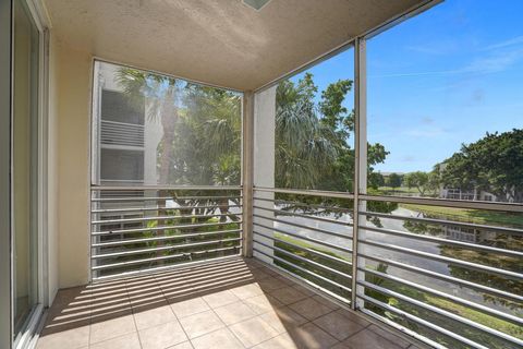 Condominium in Davie FL 9420 Poinciana Pl Pl 28.jpg