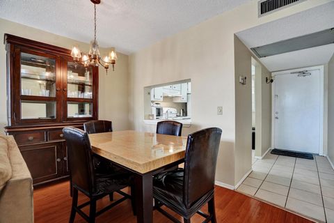 Condominium in Davie FL 9420 Poinciana Pl Pl 9.jpg