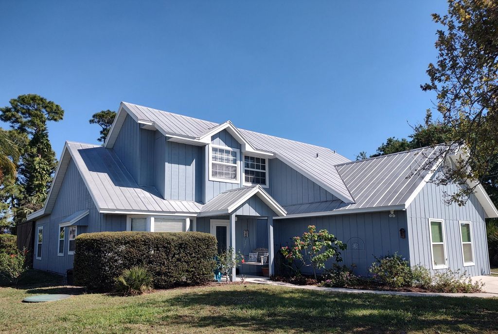 Photo of 761 SE Lansdowne Avenue, Port St Lucie, FL 34983 (MLS # R10869488)