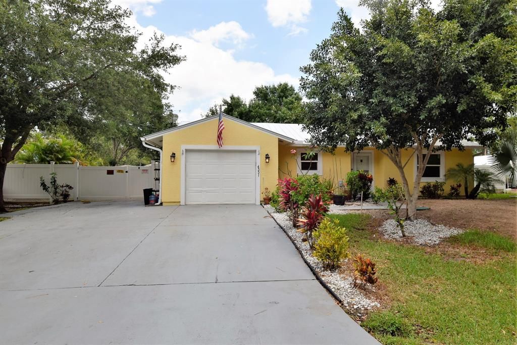 Photo of 4331 SE Dixie Ross Street, Stuart, FL 34997 (MLS # R10714584)