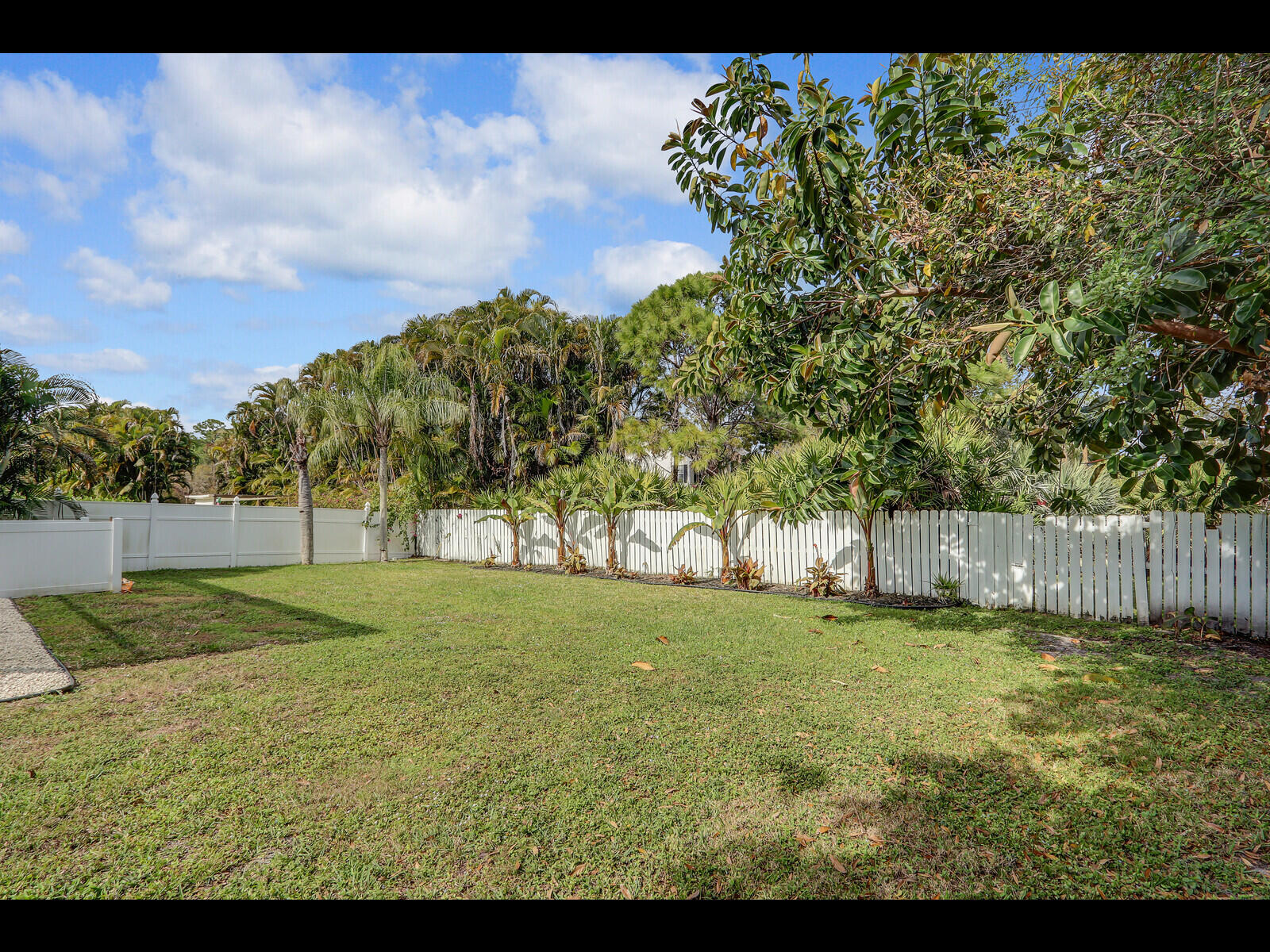 JUPITER OAKS AS - Residential Lease