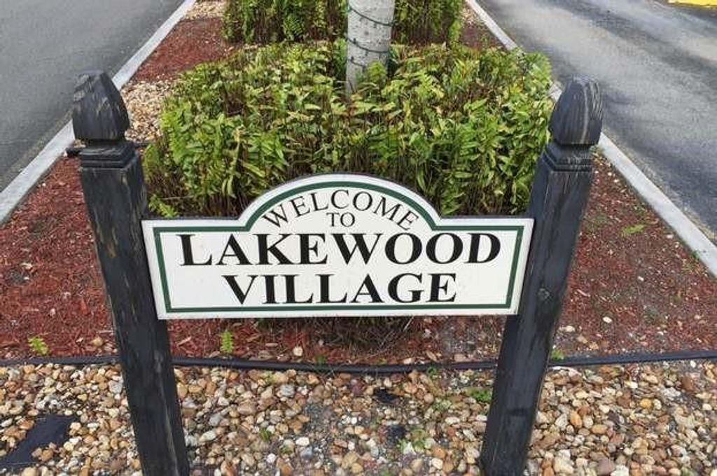 Photo of 805 Twin Lakes Dr #805, Coral Springs, FL 33071 (MLS # F10319310)