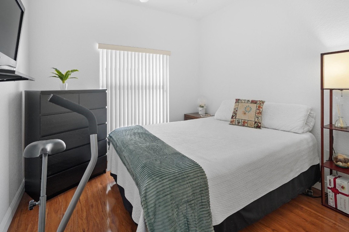 Pod 12 At Monarch Lakes 1 - Residential