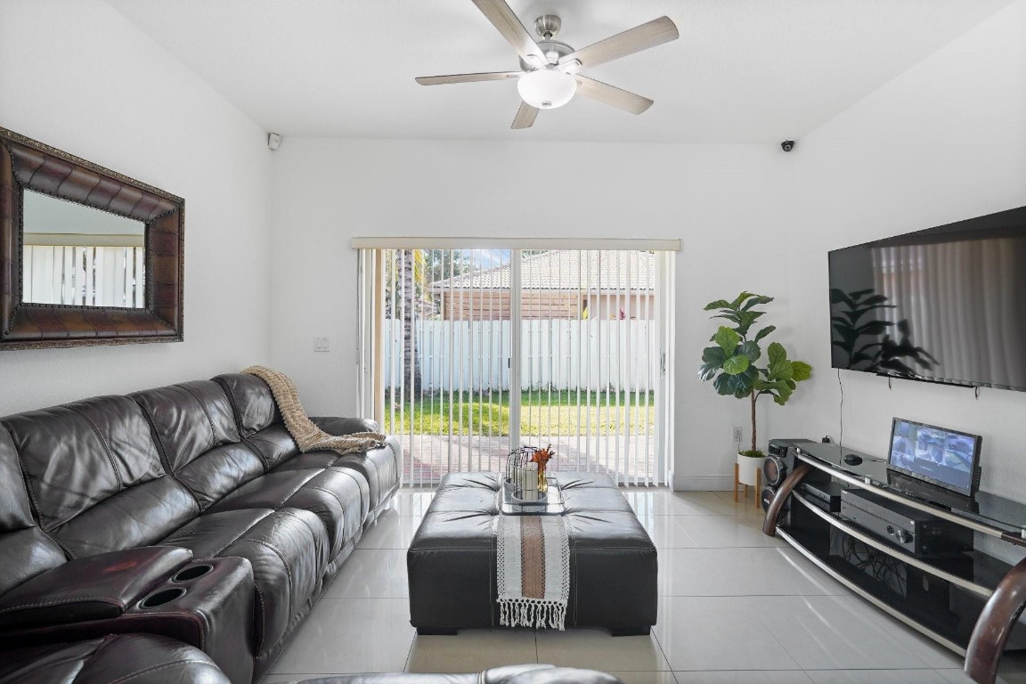 Pod 12 At Monarch Lakes 1 - Residential