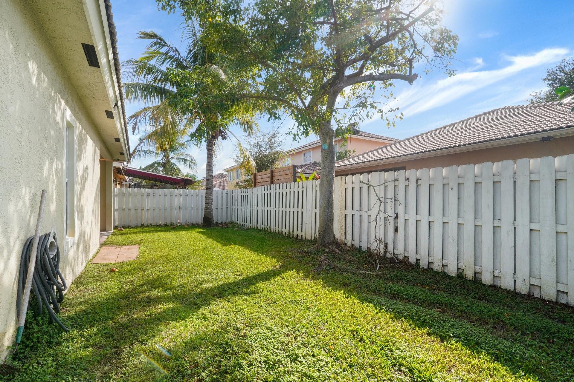 Pod 12 At Monarch Lakes 1 - Residential