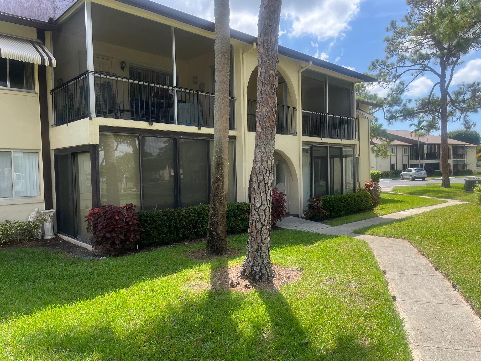 Welcome home to the beautiful La Pinata condo community. Great first floor unit with large lanai for outdoor enjoyment. Open floor plan with family room, kitchen and dining room. HOA fees include roof and exterior maintenance, building insurance, cable and wifi, common area maintenance and pool and shuffle board courts. Needs carpet and paint and priced to sell accordingly.