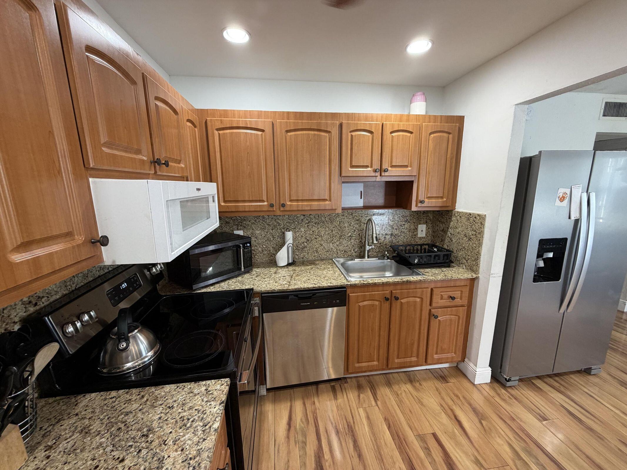 KINGS POINT - Residential