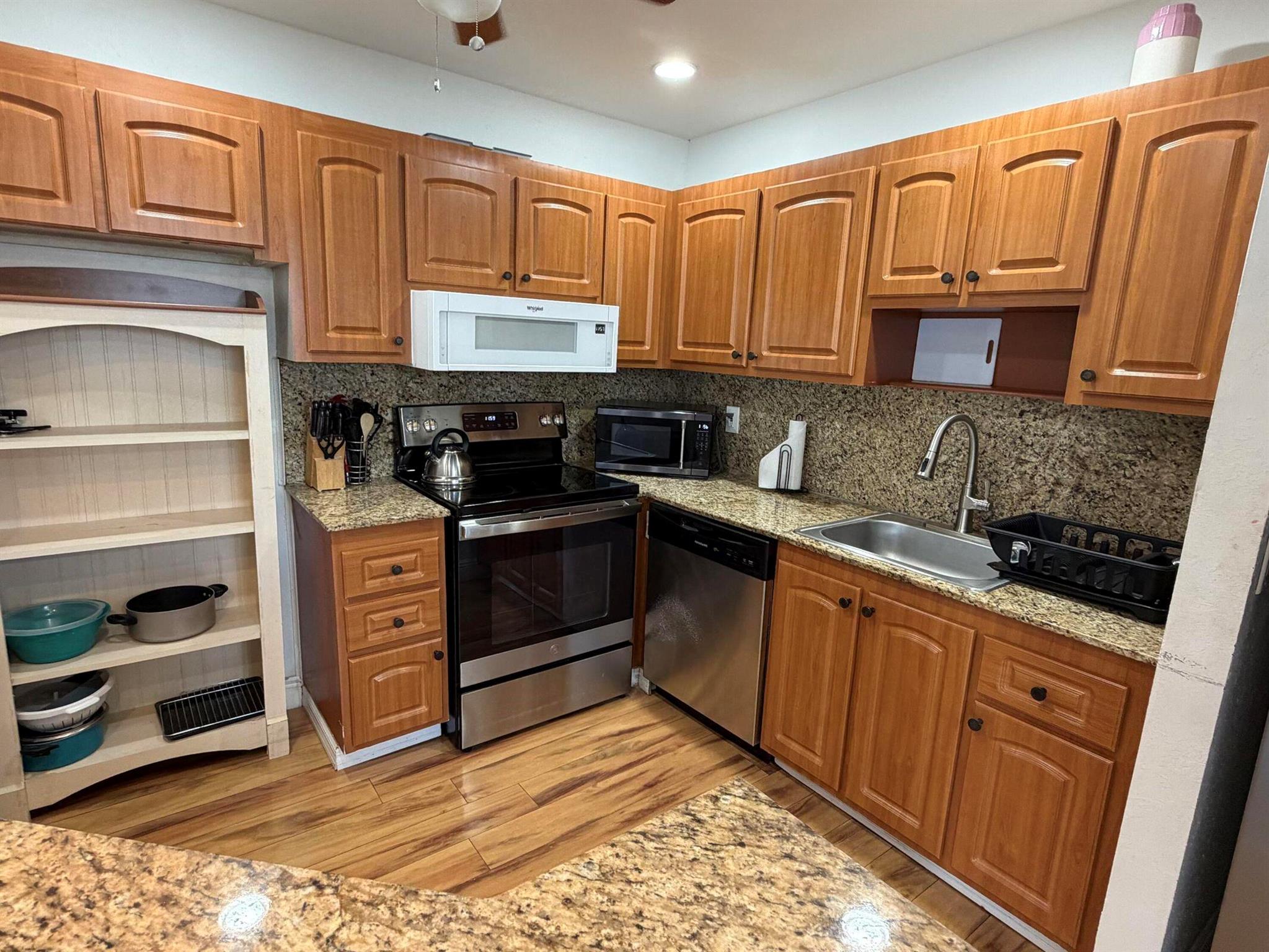 KINGS POINT - Residential