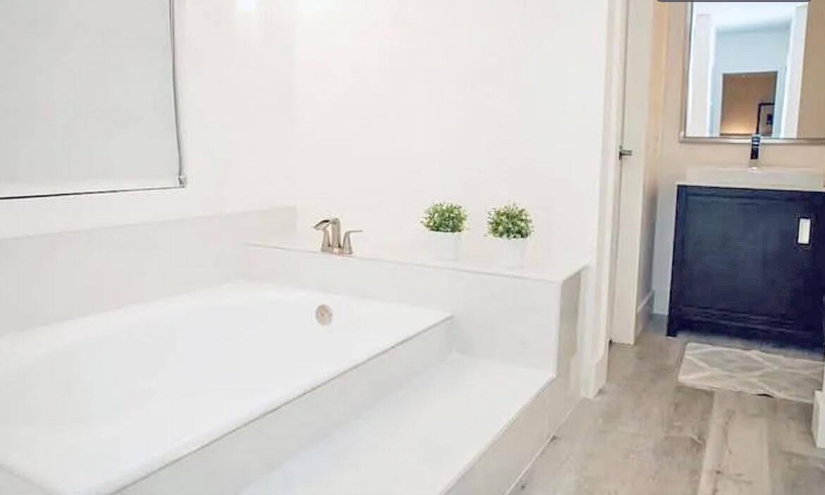 SUNRISE KEY - Residential Lease