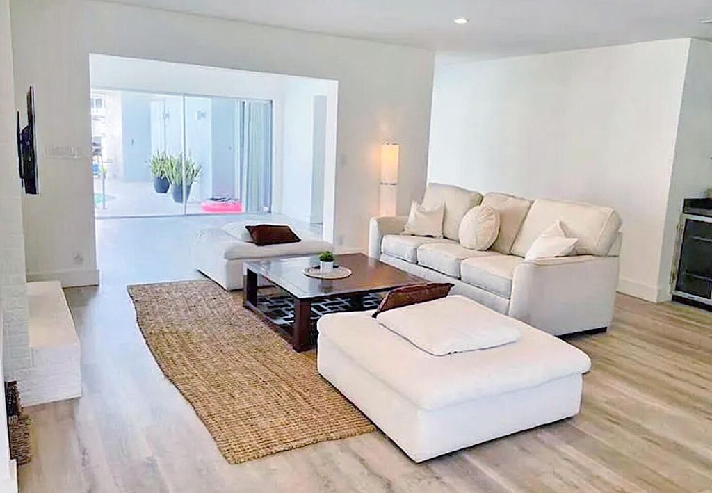 Photo of 1919 Sunrise Key Boulevard, Fort Lauderdale, FL 33304 (MLS # R11168327)