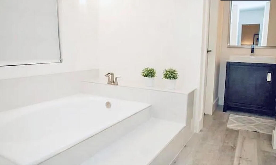 SUNRISE KEY - Residential Lease