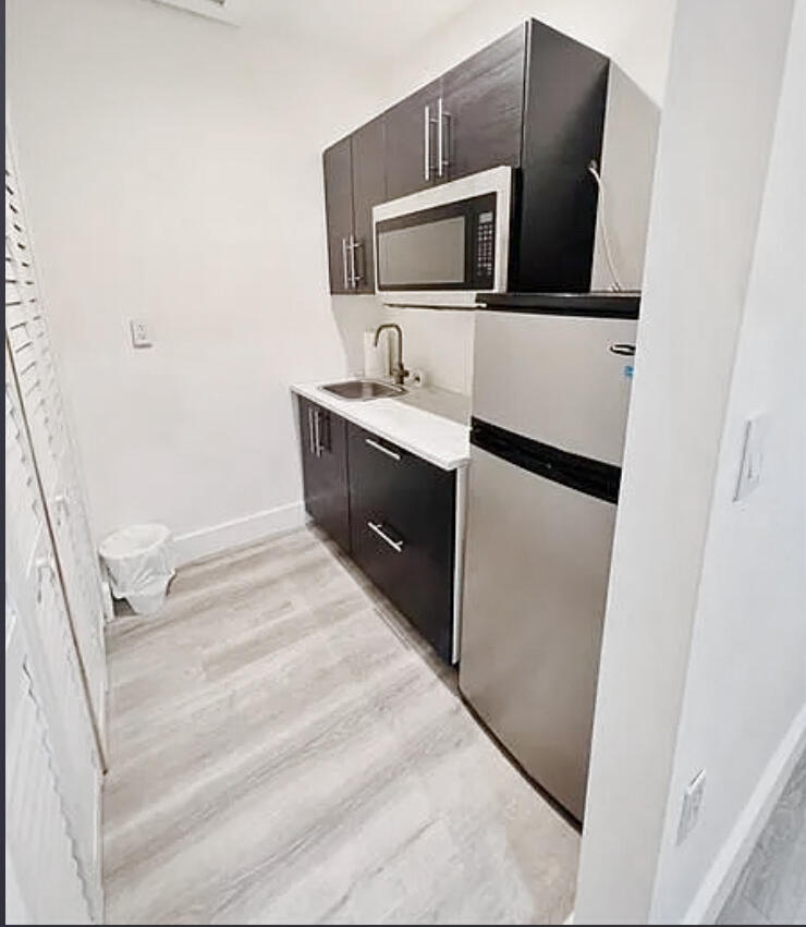 SUNRISE KEY - Residential Lease