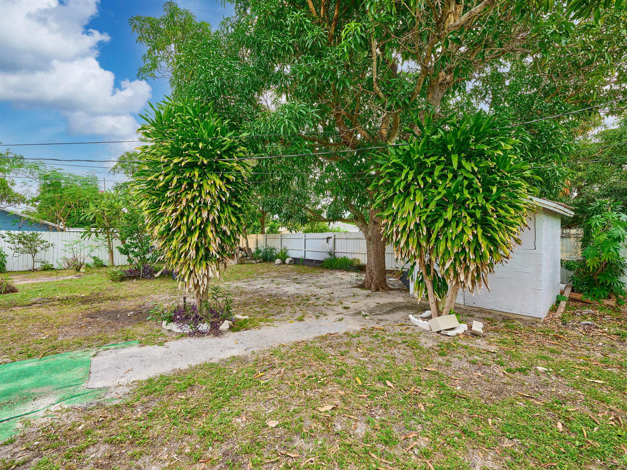 LAKE WORTH TOWN OF - Residential