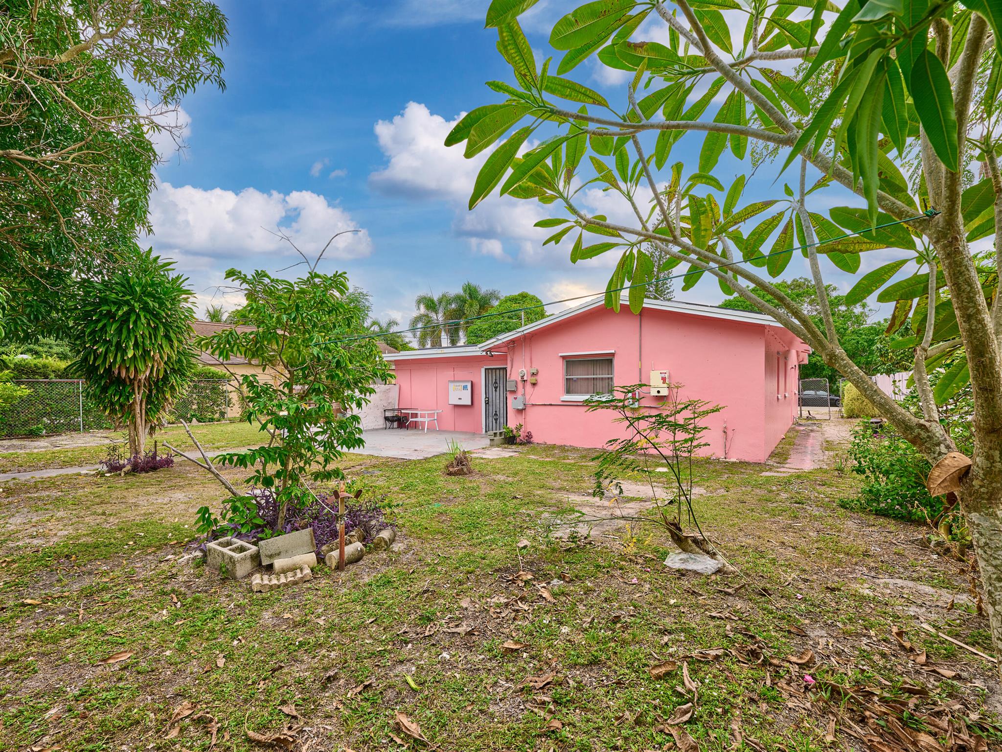 LAKE WORTH TOWN OF - Residential