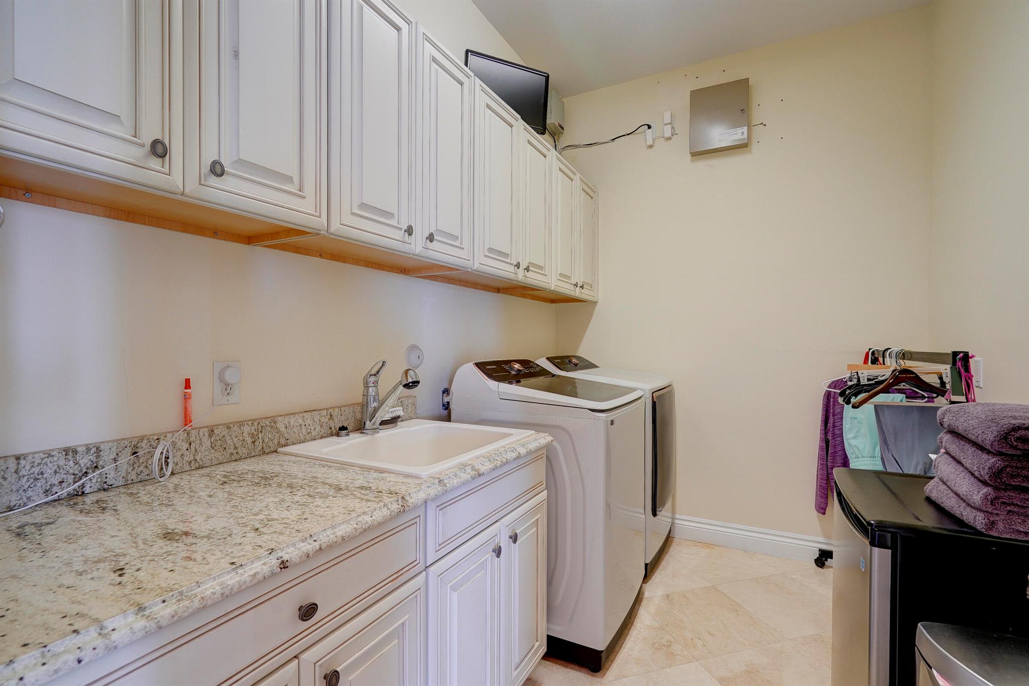 SOPHIA SENECA ESTATES - Residential