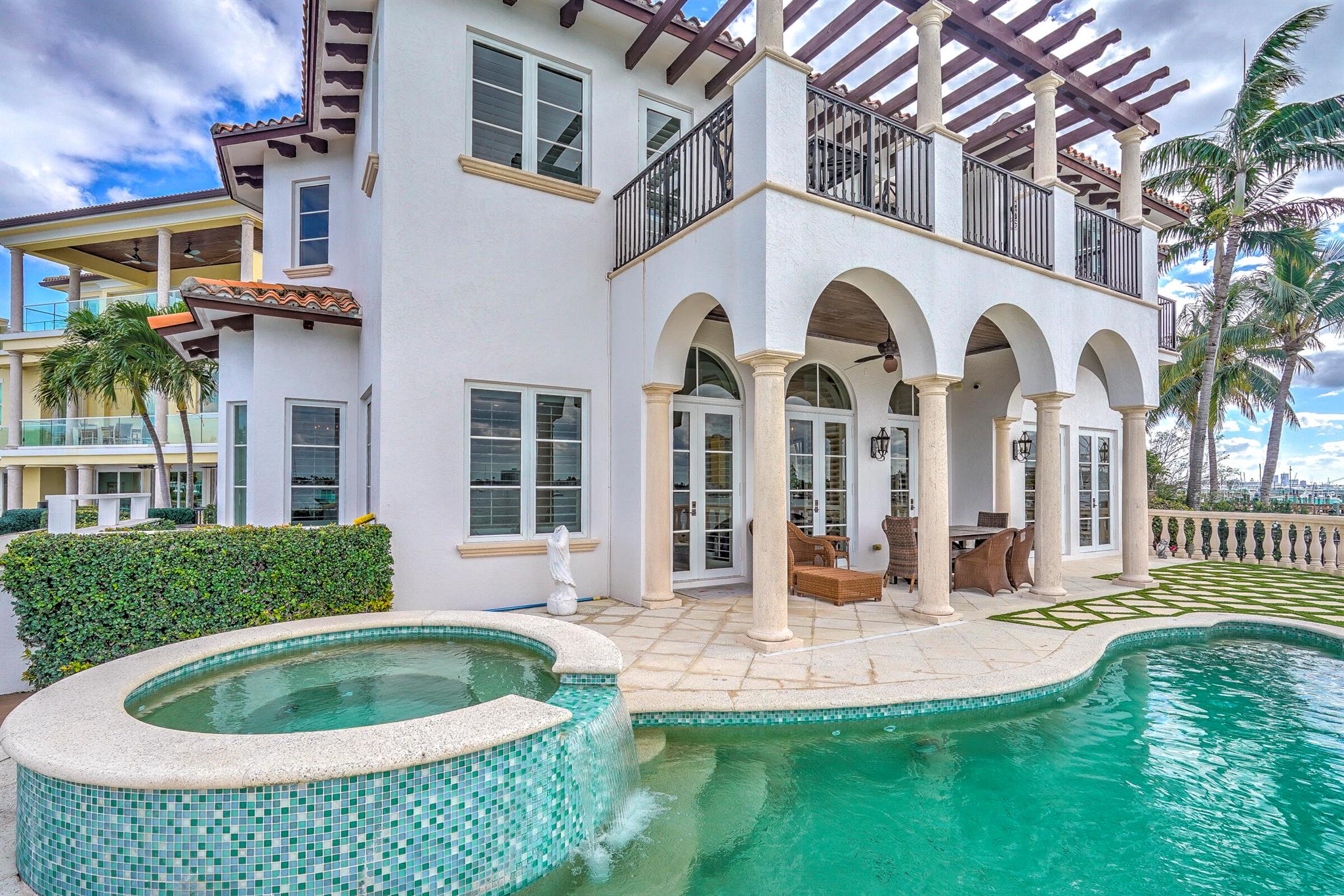 SOPHIA SENECA ESTATES - Residential