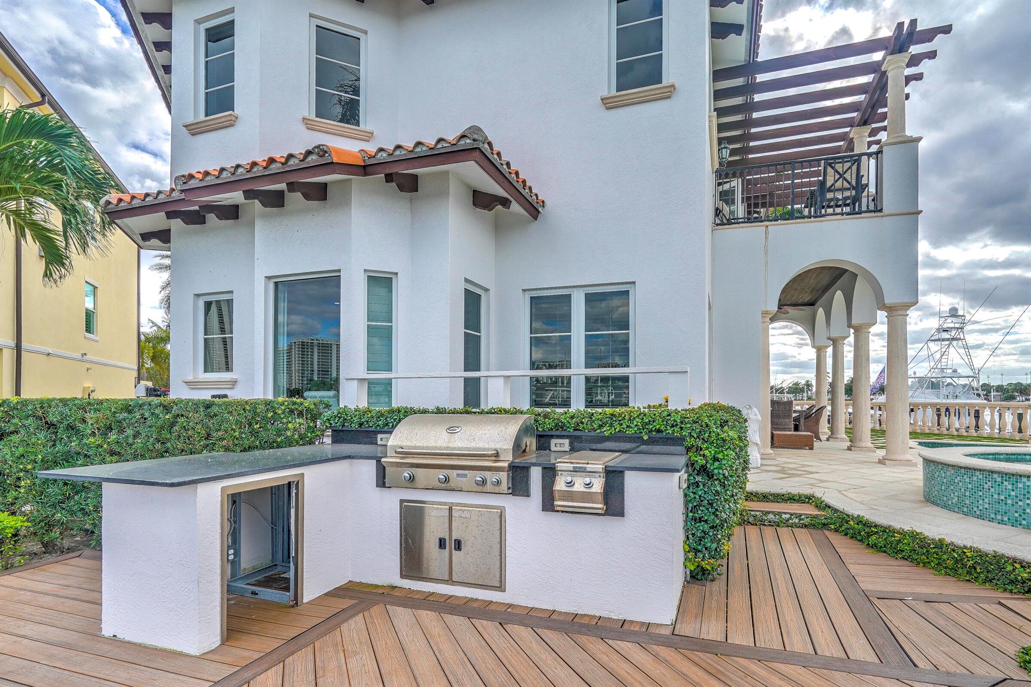 SOPHIA SENECA ESTATES - Residential