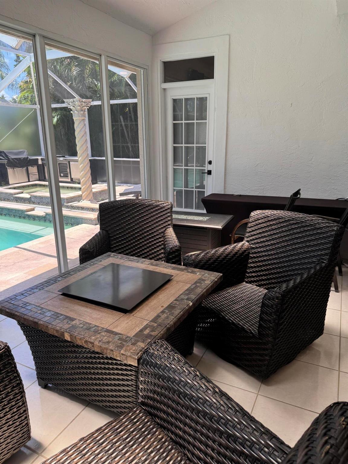 ABERDEEN 9 - Residential Lease