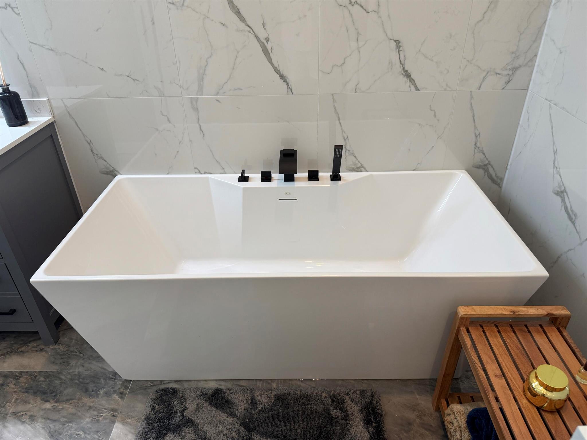 ABERDEEN 9 - Residential Lease