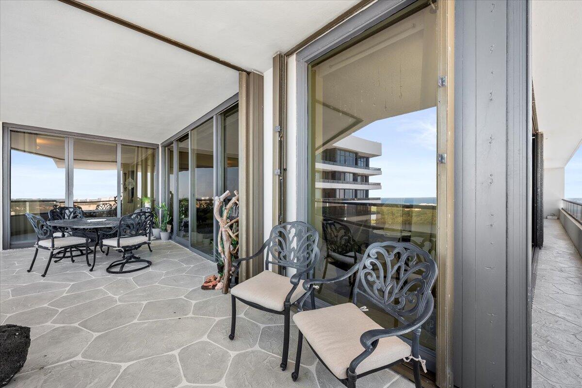 OLD PORT COVE LAKE POINT - Residential