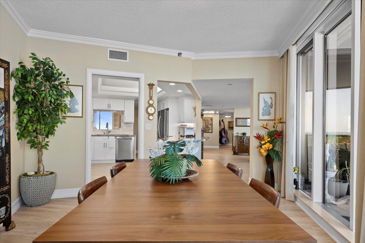 OLD PORT COVE LAKE POINT - Residential