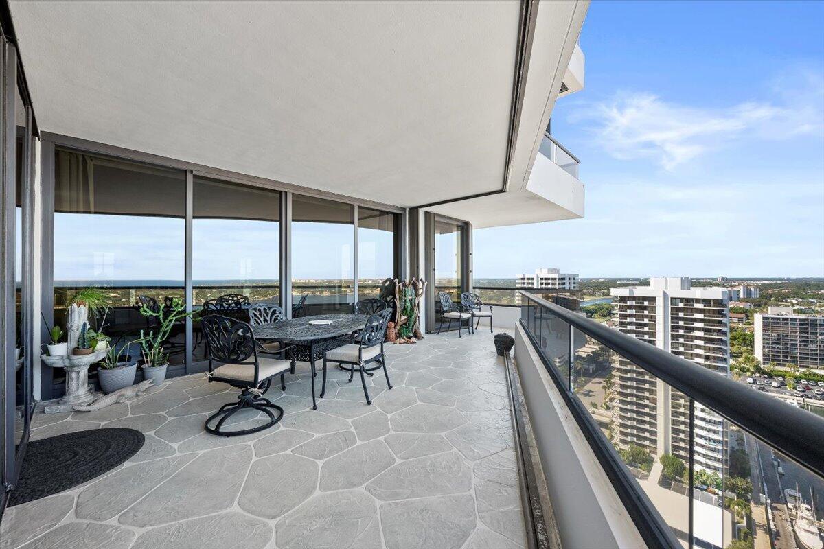 OLD PORT COVE LAKE POINT - Residential