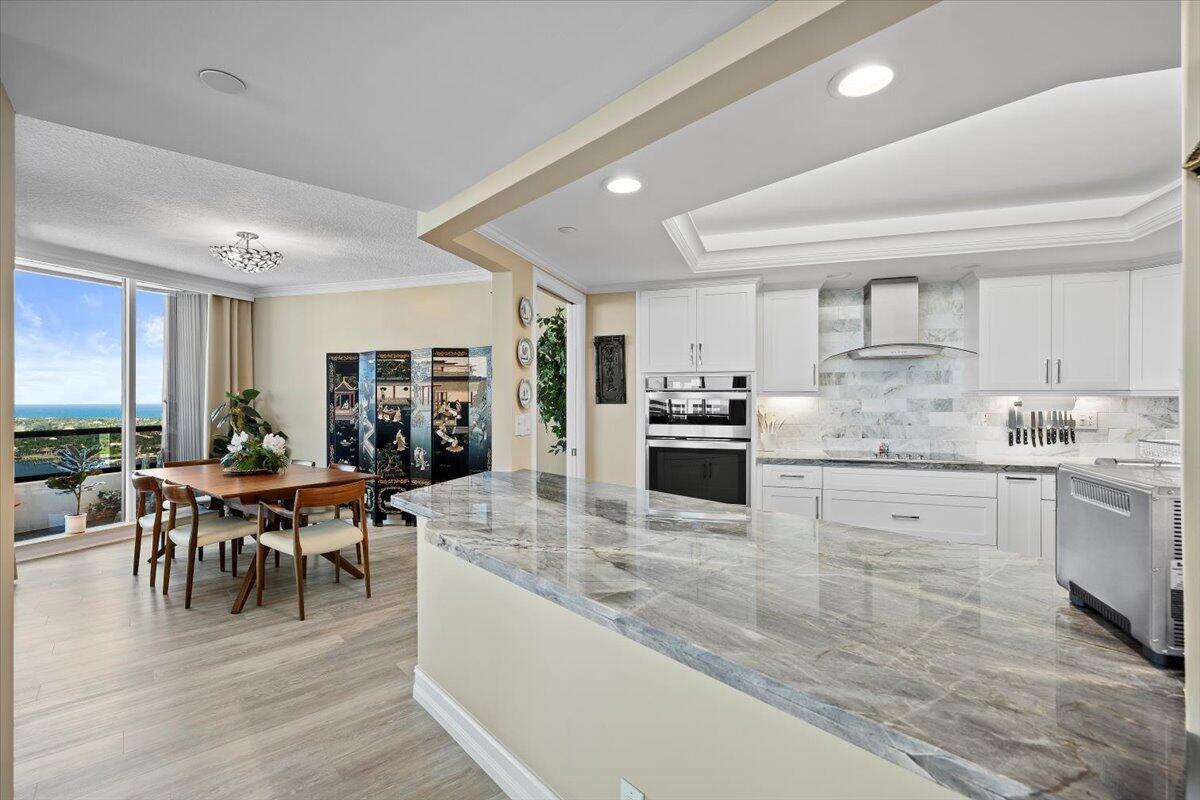 OLD PORT COVE LAKE POINT - Residential