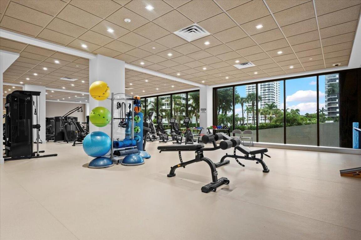 OLD PORT COVE LAKE POINT TOWER CONDO - Residential