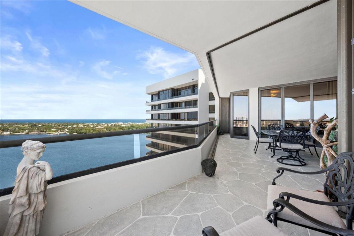 OLD PORT COVE LAKE POINT TOWER CONDO - Residential