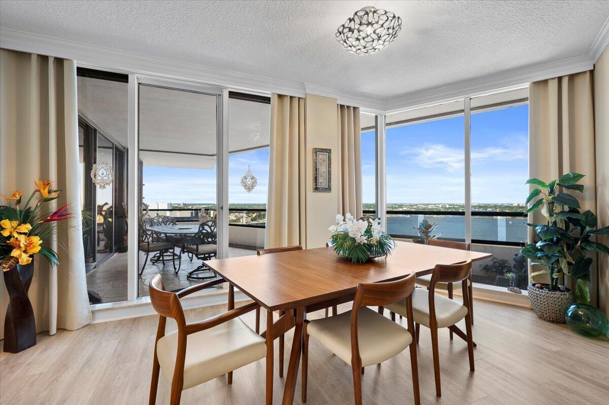 OLD PORT COVE LAKE POINT - Residential