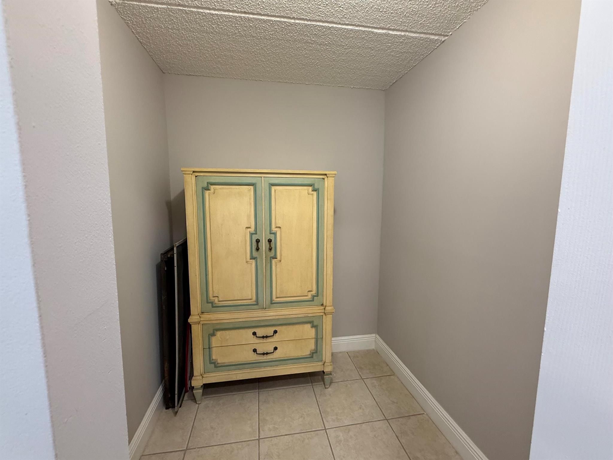 REGAL PALMS MAYFAIR CONDO - Residential