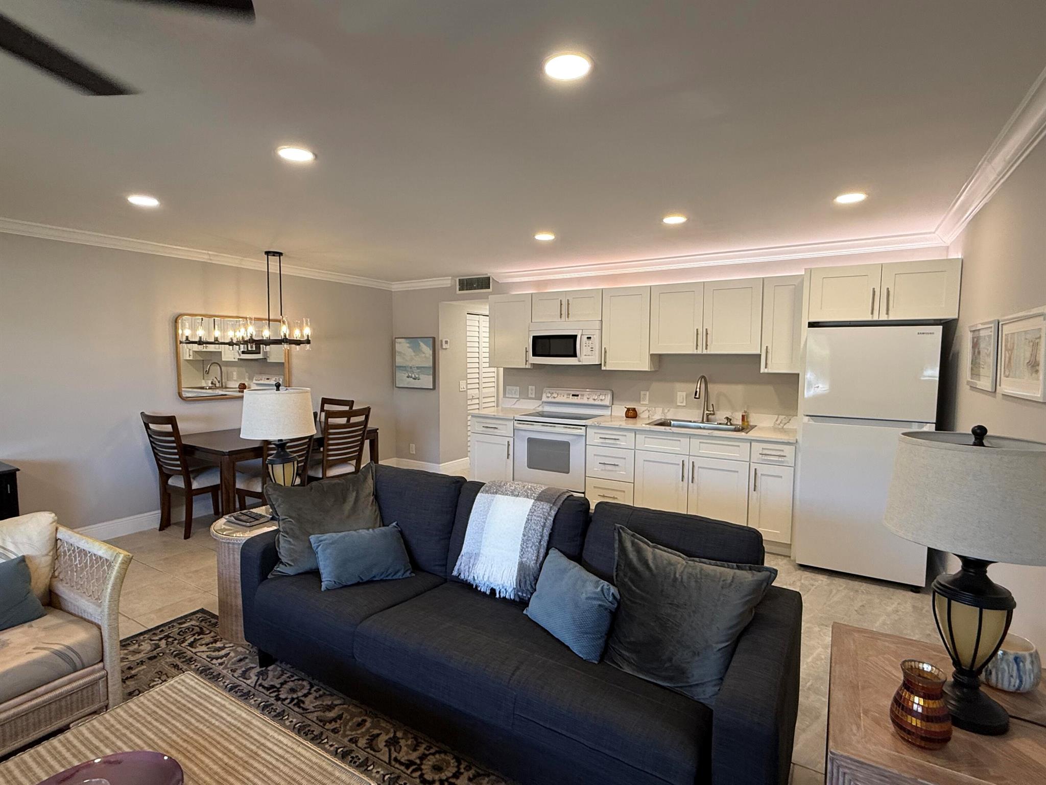 REGAL PALMS MAYFAIR CONDO - Residential