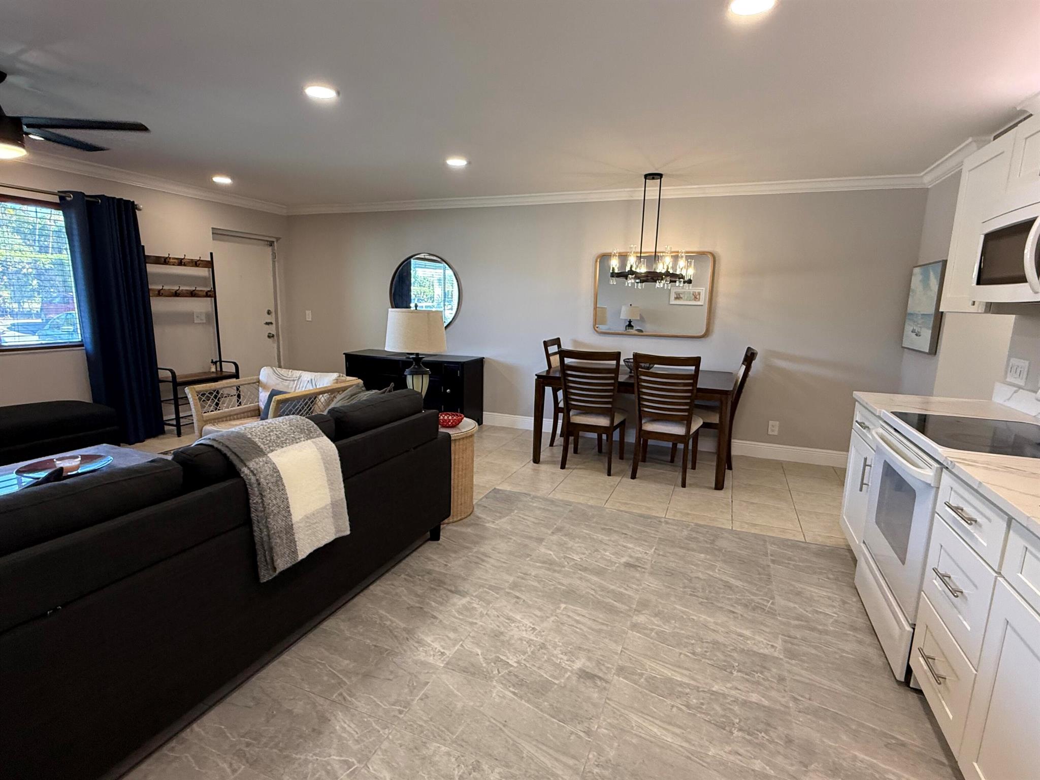 REGAL PALMS MAYFAIR CONDO - Residential