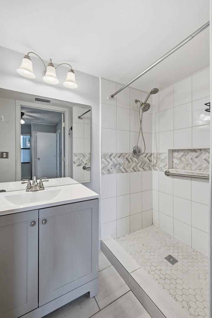 LUCERNE LAKES - Residential