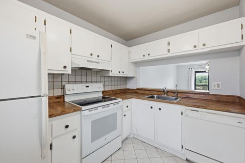 Tiny photo for 7142 Golf Colony Court #102, Lake Worth, FL 33467 (MLS # R11163424)